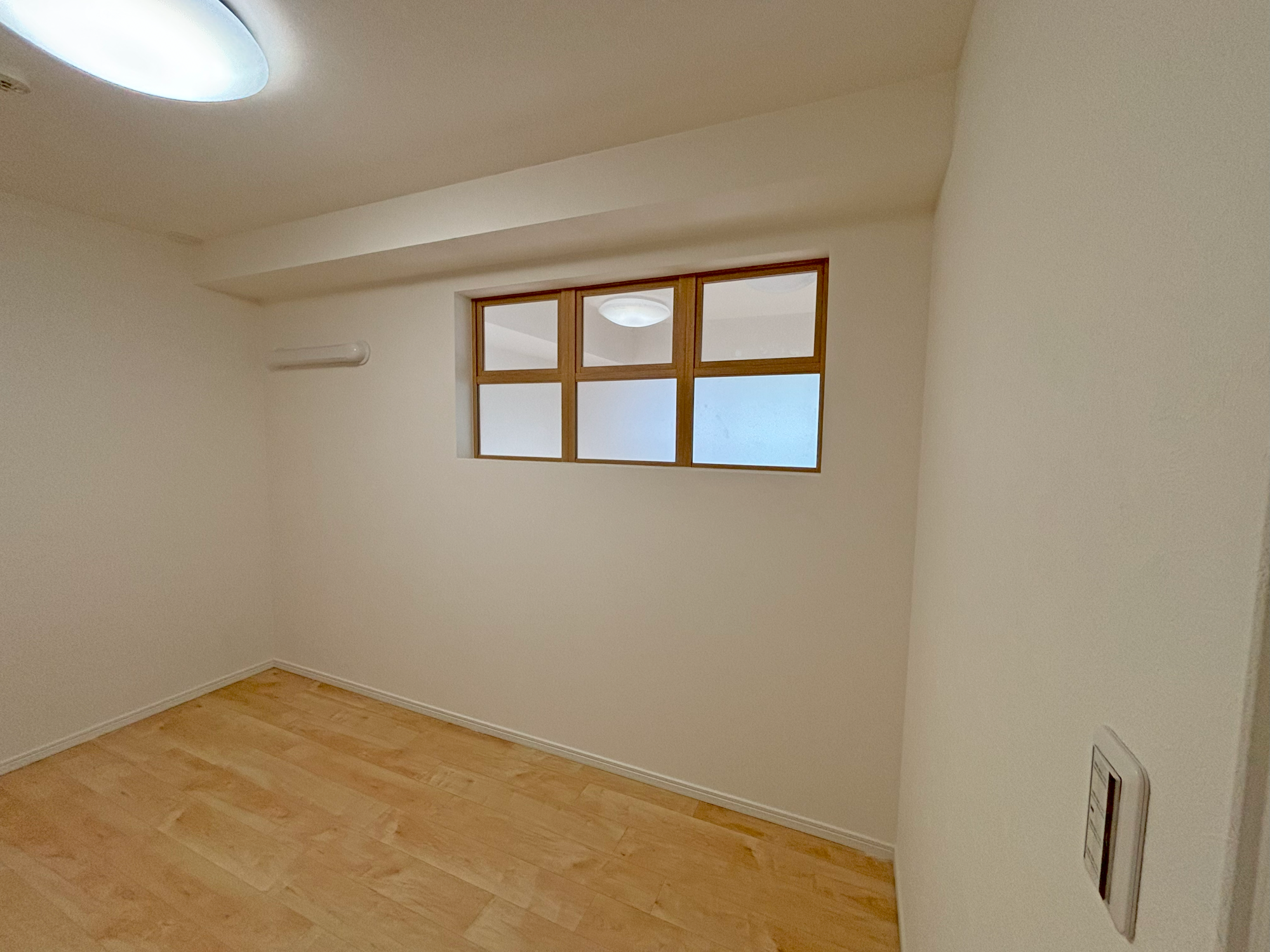 寝室も光と風を感じる