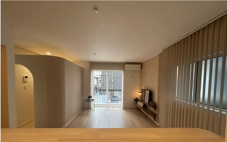 グレージュカラーでリビングをトータルコーディネート