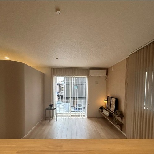 グレージュカラーでリビングをトータルコーディネート