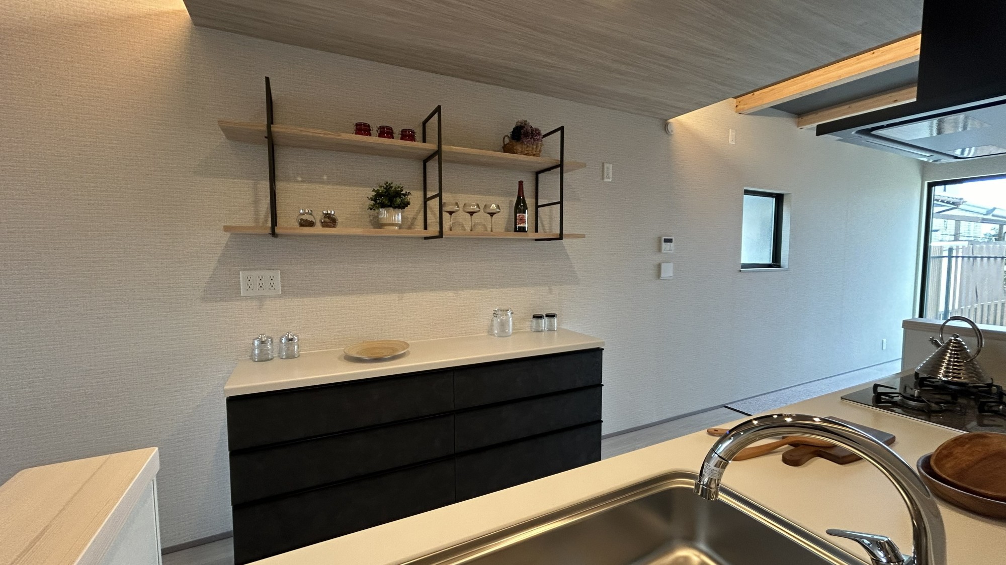 カップボードも一工夫