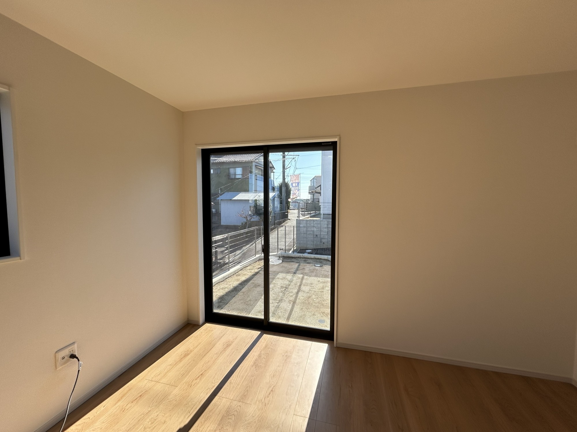 工事前の真っ白なキャンバス