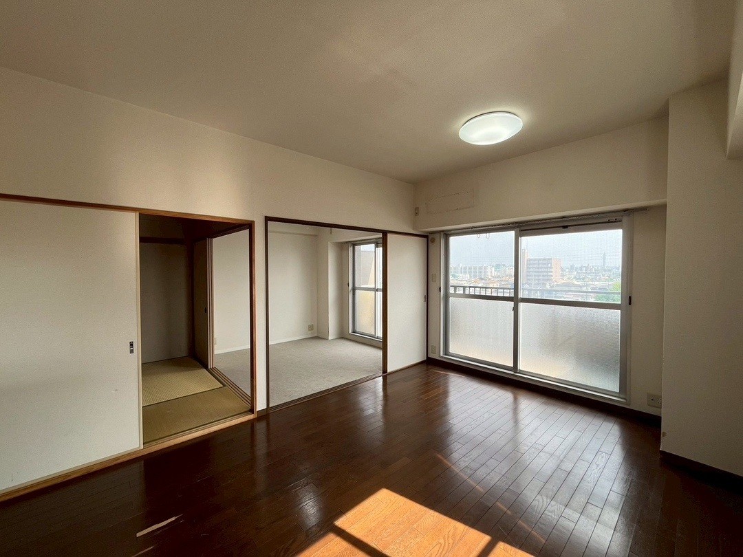 南側リビングと和室/洋室の工事前